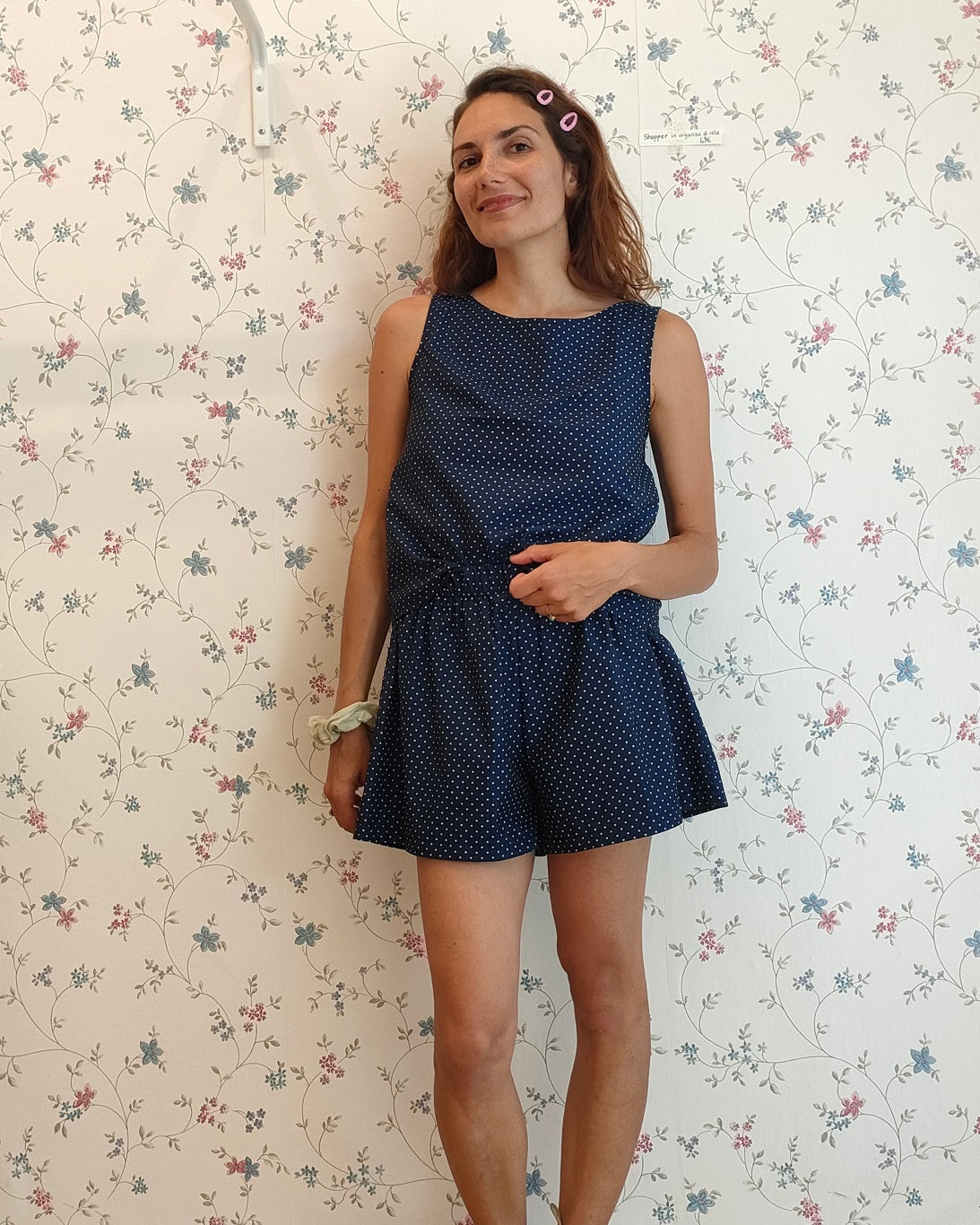 Completino in cotone a pois blu