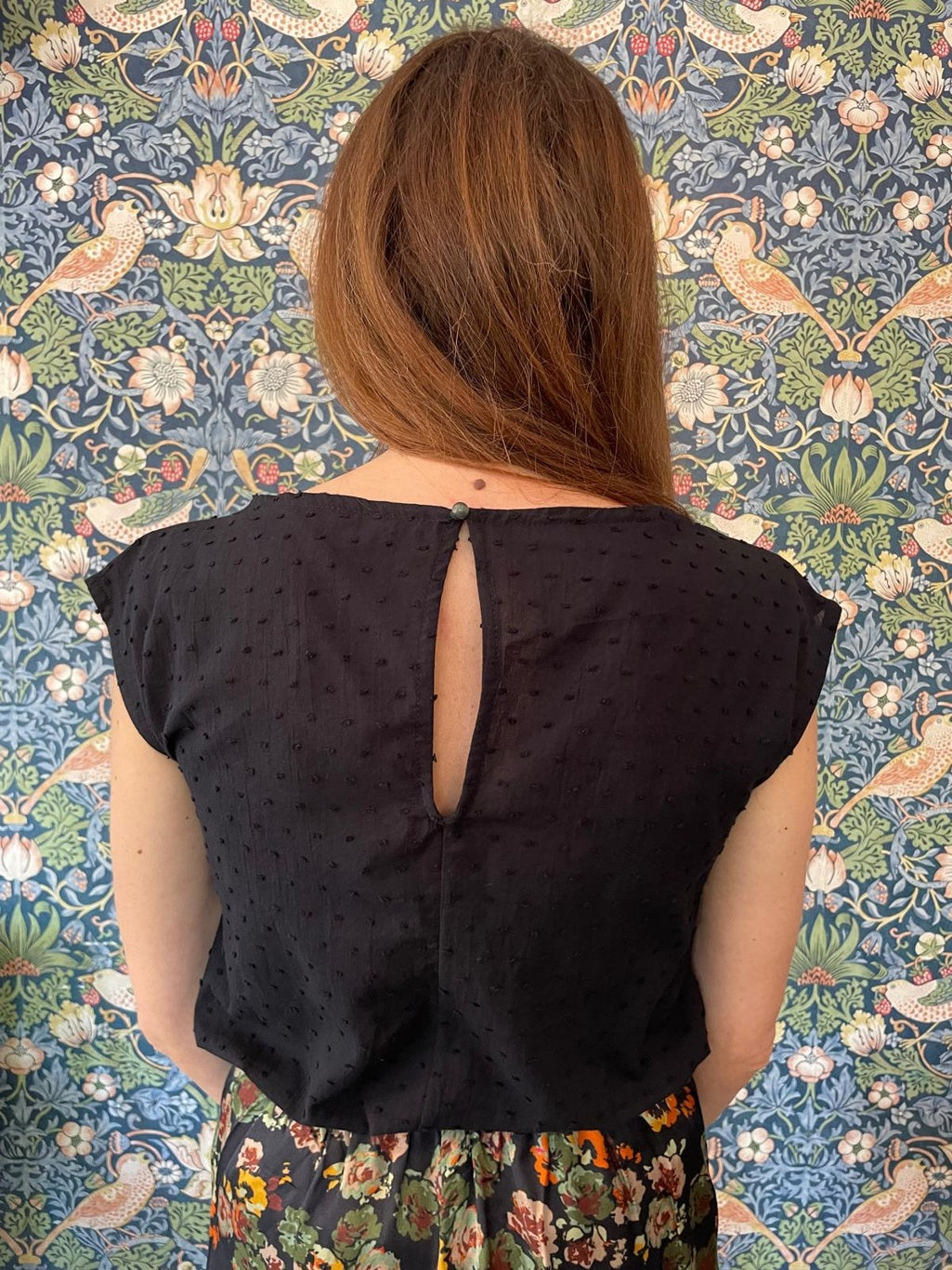 Blusa Emily in plumetis di cotone nero