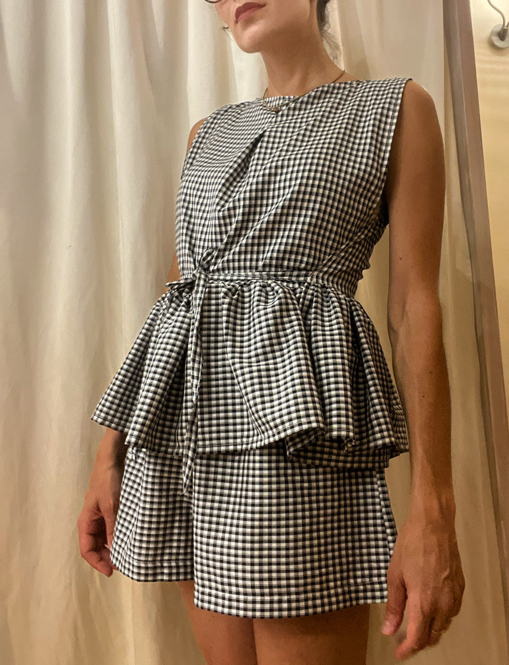 Blusa Peplum in viscosa vichy bianco e nero