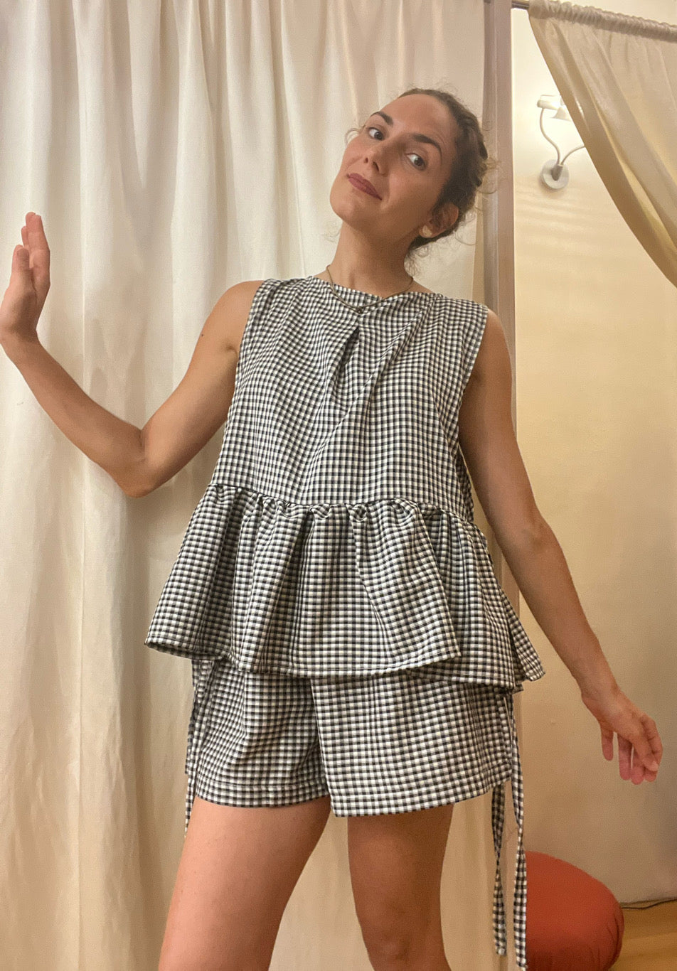 Blusa Peplum in viscosa vichy bianco e nero
