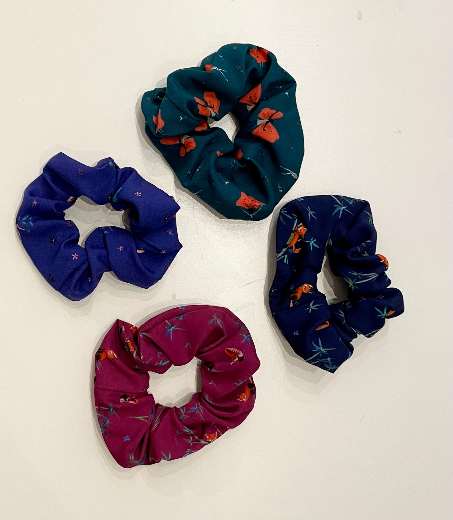 Set scrunchies illustrazioni Ilaria Urbinati