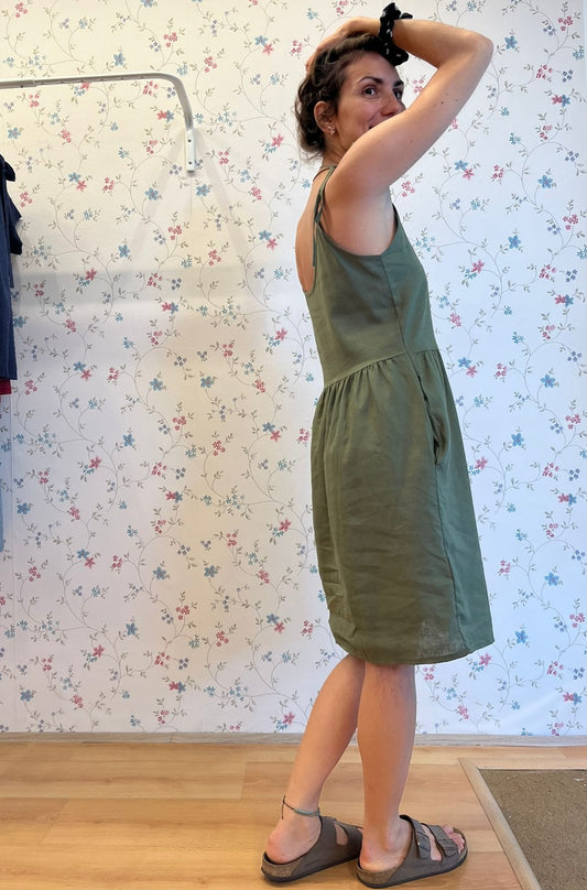 Abitino fiocchetti lino verde